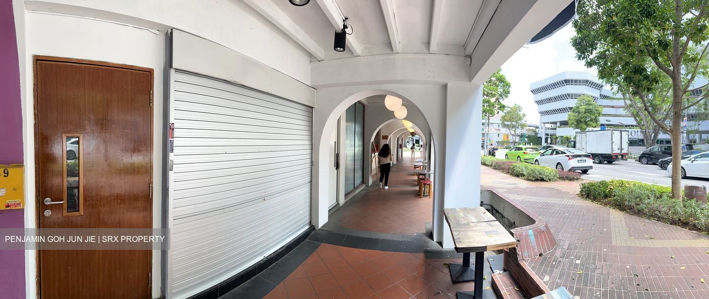 Beach Road (D7), Retail #508238561